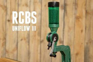 Огляд дозатора пороху RCBS Uniflow III Bench Powder Measure