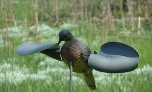 Муляж горлиці з провертаючимися крилами Lucky Duck Air Dove